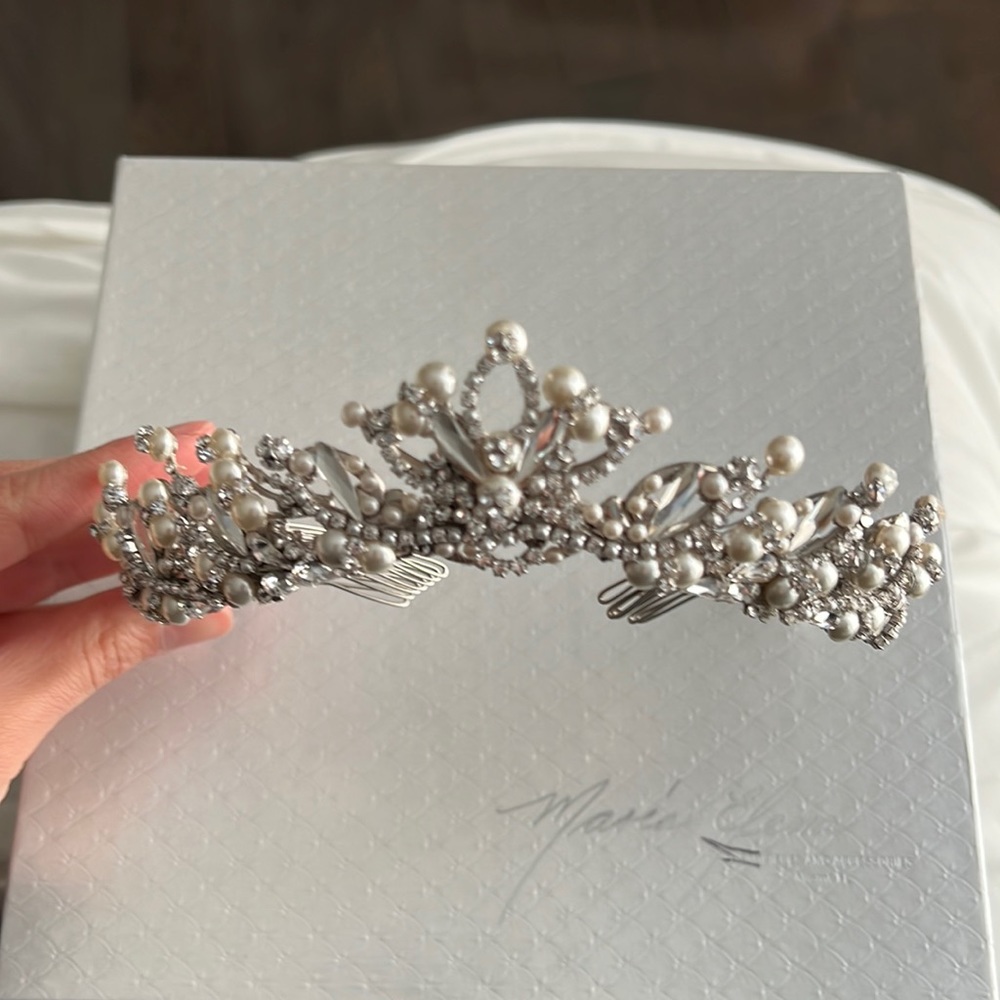 Maria Elena headpiece: pearl and crystal